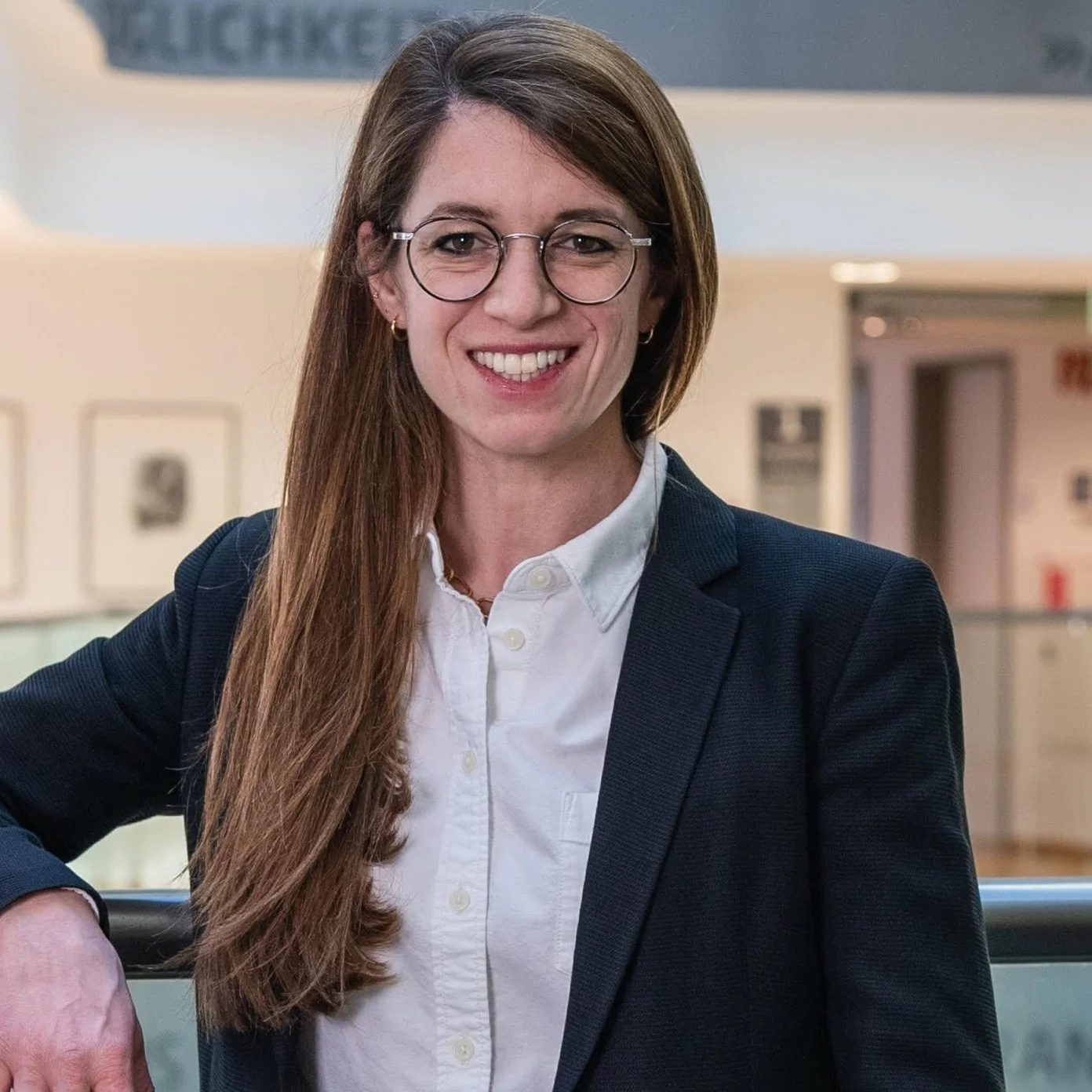 Ariel Dora Stern Headshot